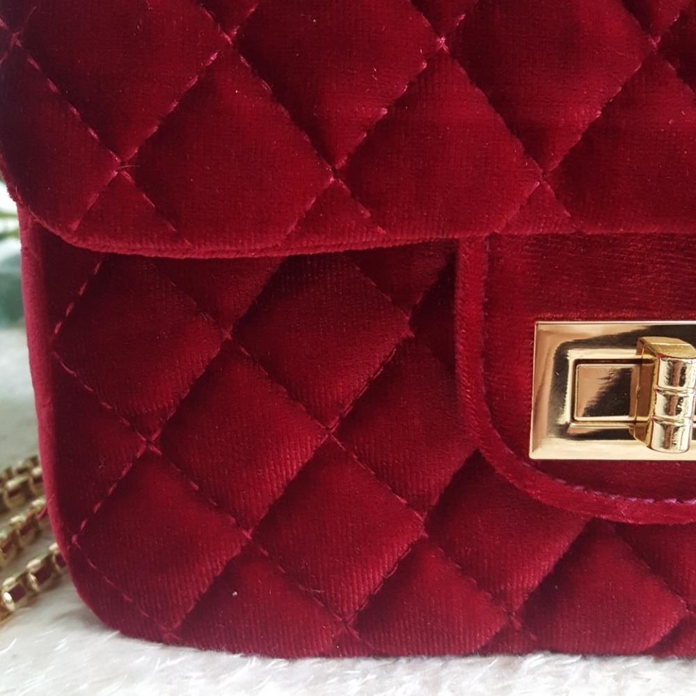 Lola Quilted Velvet mini crossbody - Picture 7 of 7